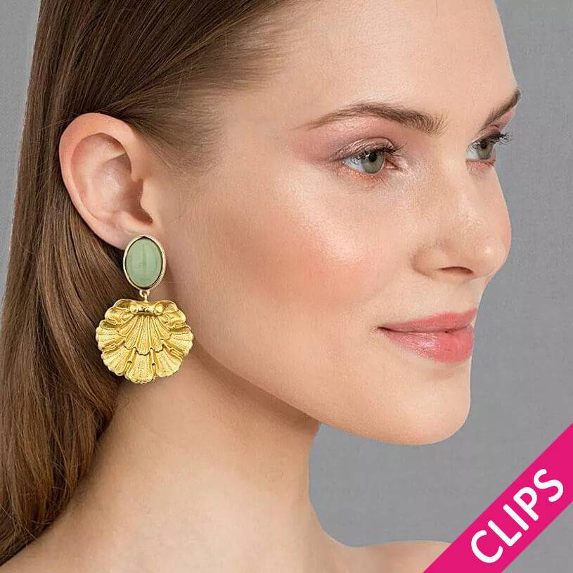 SchwesterSchwester Vergoldete Ohrclips in Jadegrün mit goldenem Muschelornament von AmuseToi Angebote
