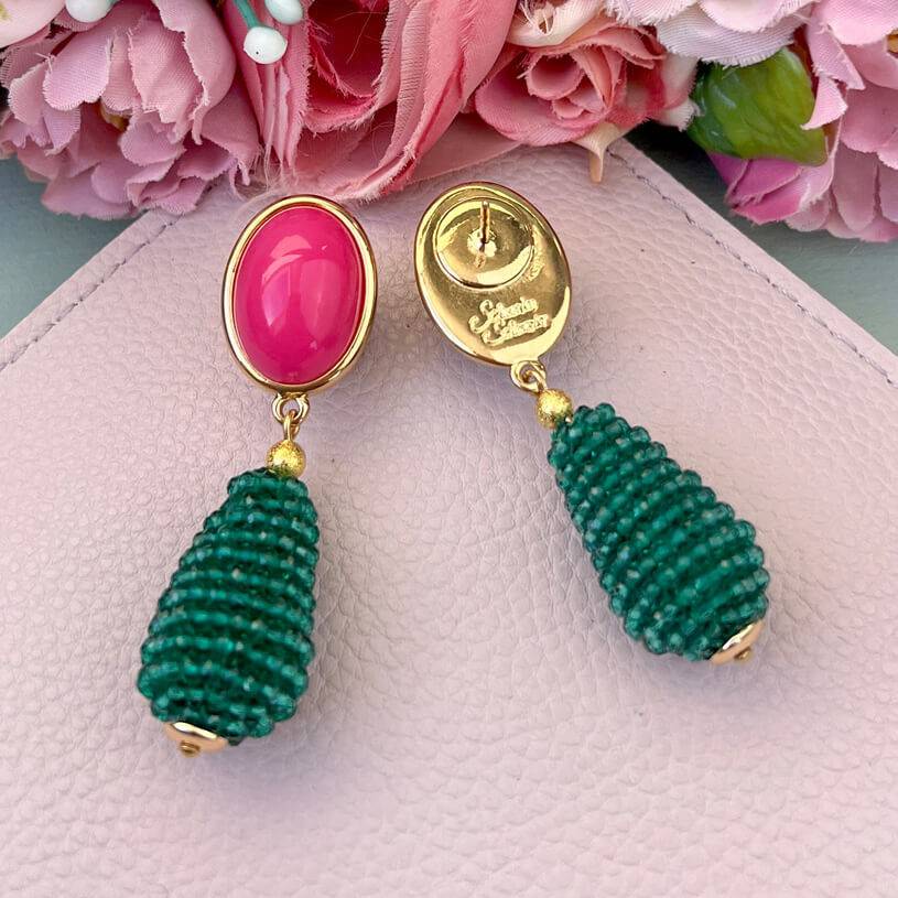 SchwesterSchwester Pinkfarbene Ohrstecker mit glitzerndem dunkelgrünen Tropfen von AmuseToi Sonderangebot der Fabrik