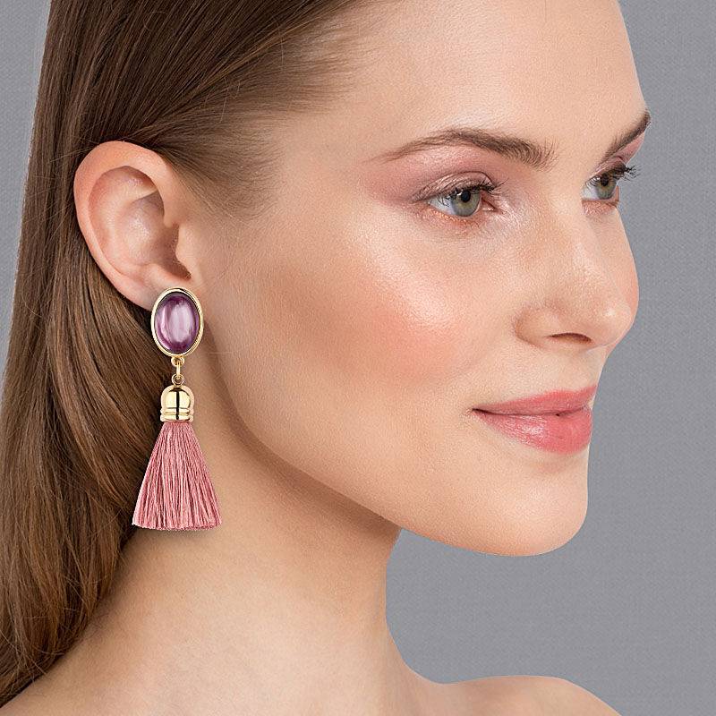 SchwesterSchwester Quasten Ohrringe als Ohrstecker in Amethyst mit Quaste in Puderrosa von AmuseToi Black Friday Preise