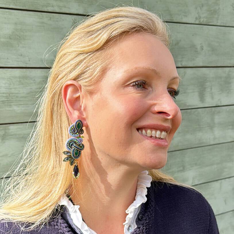 SchwesterSchwester Vorbestellbar - Raffinierte Soutache-Ohrstecker in Blautönen VIP-Rabatte