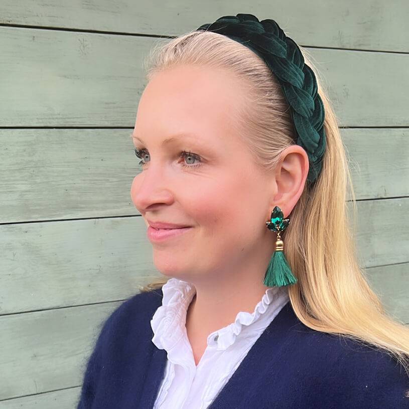 SchwesterSchwester Glitzernde Ohrstecker in Dunkelgrün mit edler Quaste von AmuseToi Black Friday