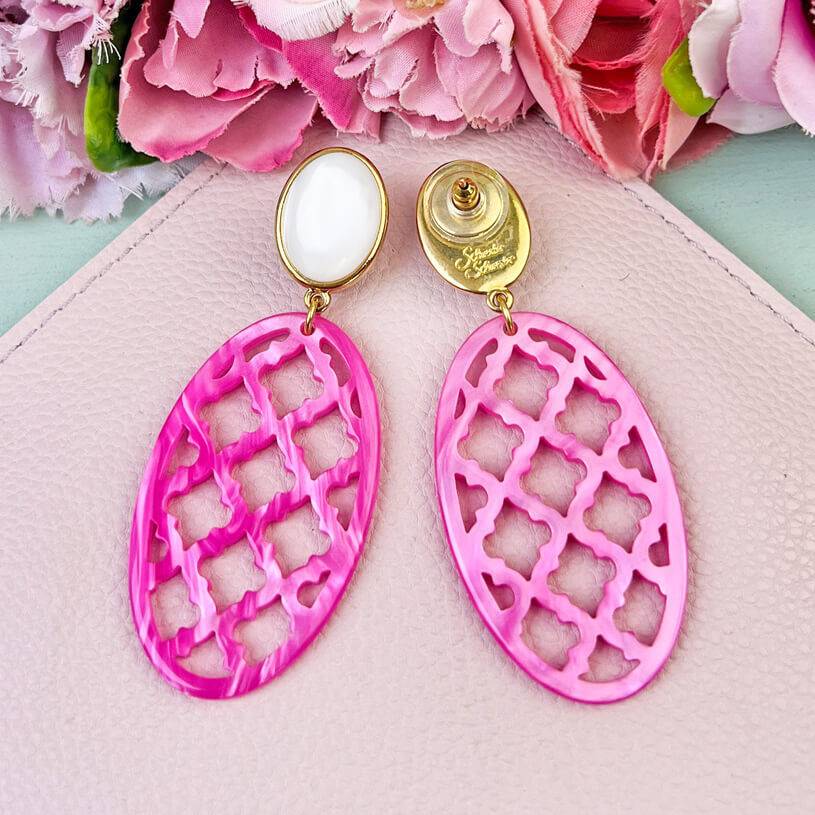 SchwesterSchwester Vergoldete Ohrstecker in wunderschönem Perlmutt mit Oval in Pink im Marrakesch-Stil Neuheiten