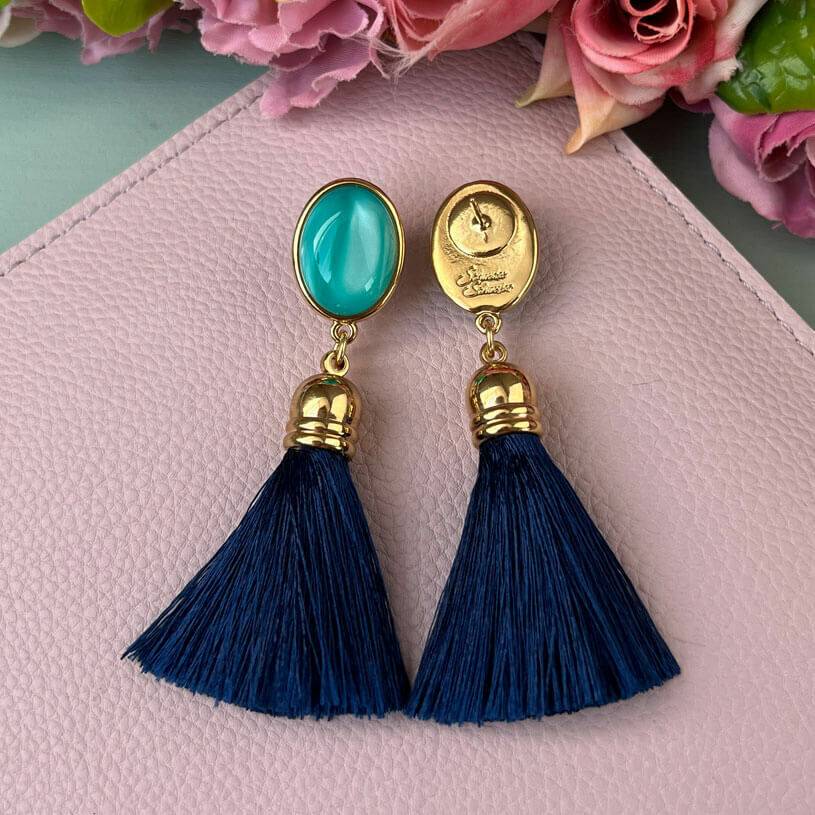 SchwesterSchwester Vergoldete Ohrstecker in Türkis mit Quaste in Marineblau von AmuseToi Zeitbegrenzte Promotion