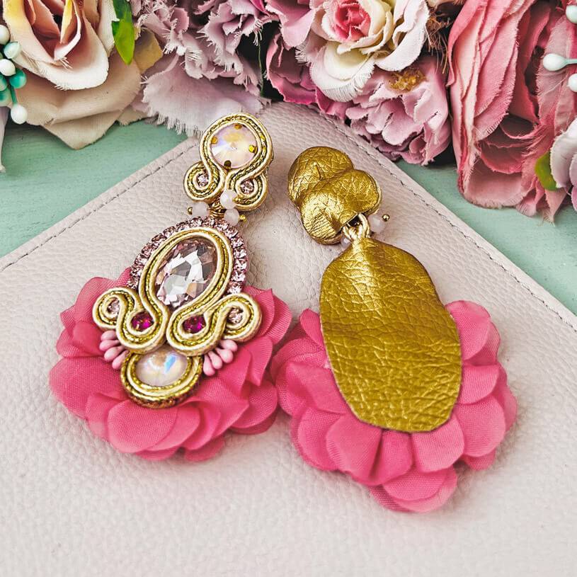 SchwesterSchwester Außergewöhnliche Soutache-Ohrringe in zarten Rosatönen Super Rabatt