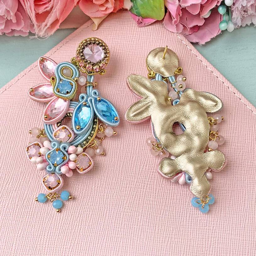 SchwesterSchwester Große Soutache-Ohrringe in Zartrosa und Zartblau Riesige Rabatte
