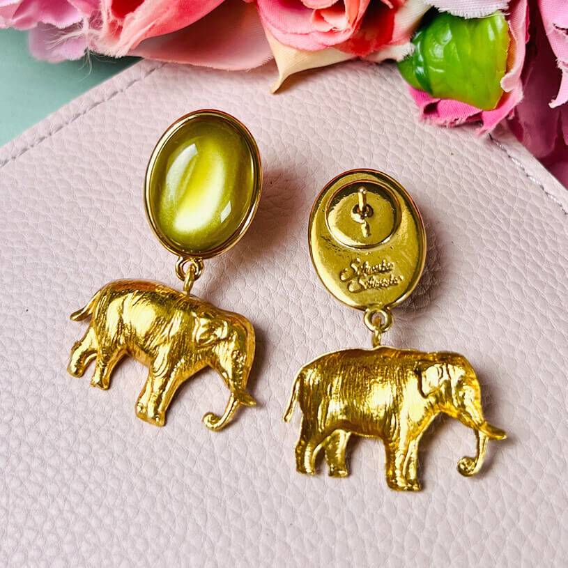 SchwesterSchwester Ohrstecker in Senfgelb mit vergoldetem Elefant 50% Rabatt für begrenzte Zeit