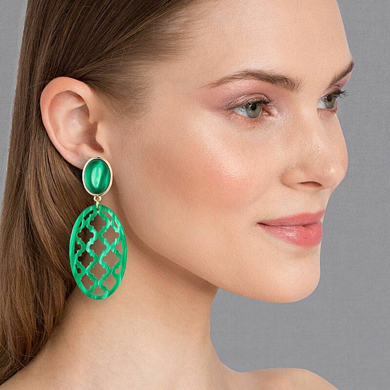 SchwesterSchwester Vergoldete Ohrstecker in schimmerndem Dunkelgrün mit schönem Oval im Marrakesch-Stil von AmuseToi im Angebot