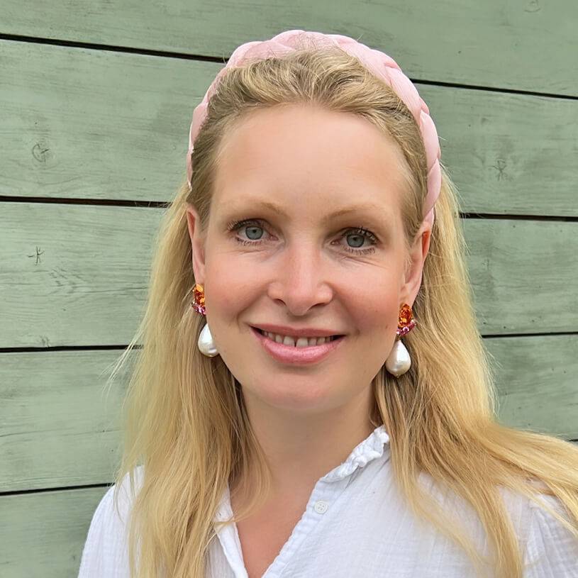 SchwesterSchwester Funkelnde Ohrstecker in Pink und Orange mit federleichten Baumwolltropfen Sonderangebot