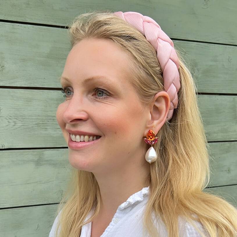 SchwesterSchwester Funkelnde Ohrstecker in Pink und Orange mit federleichten Baumwolltropfen Sonderangebot
