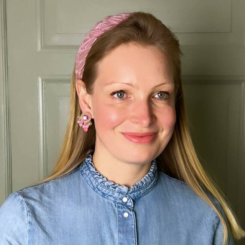 SchwesterSchwester Wunderschöne kleine Soutache Ohrstecker in Gold und Rosa Vierteljährliche Förderung