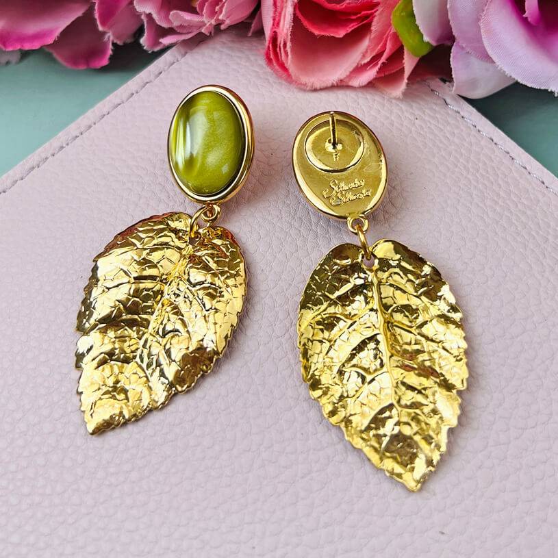 SchwesterSchwester Senfgelber Ohrstecker mit großem goldenen Blatt von AmuseToi Weihnachtsangebot