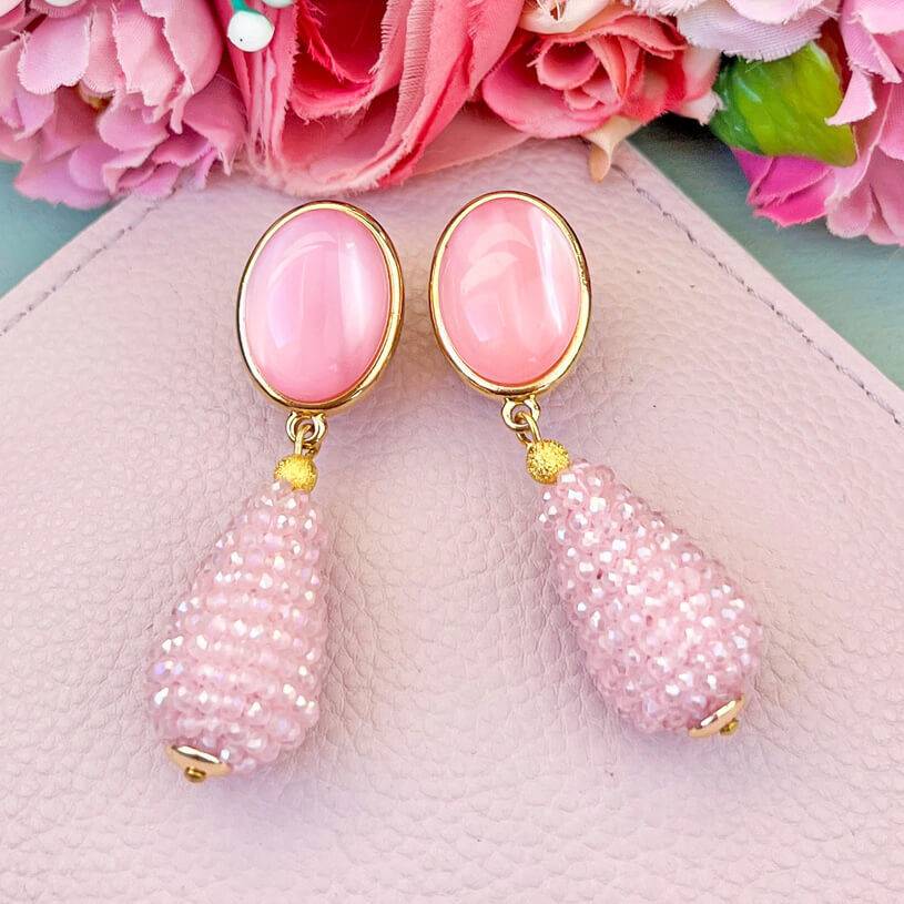 SchwesterSchwester Set aus rosafarbenen Tropfen-Ohrringen von AmuseToi und Satin-Haarreif in Rosa Sonderangebote
