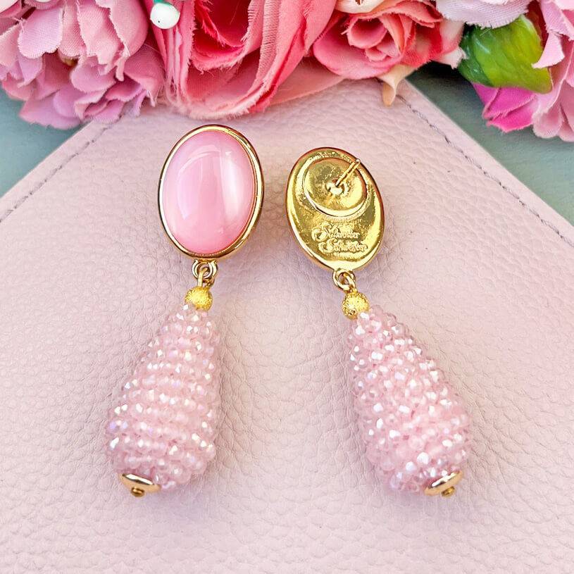SchwesterSchwester Set aus rosafarbenen Tropfen-Ohrringen von AmuseToi und Satin-Haarreif in Rosa Sonderangebote